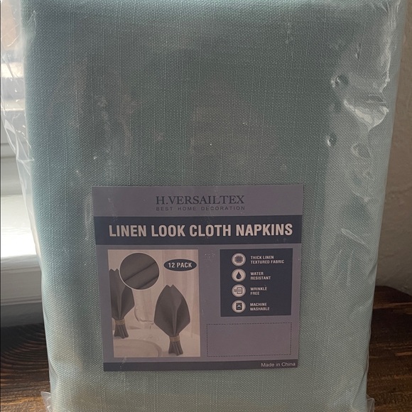 H. Versailtex Cloth Table Napkins - Picture 7 of 7